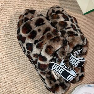 ugg slippers with strap